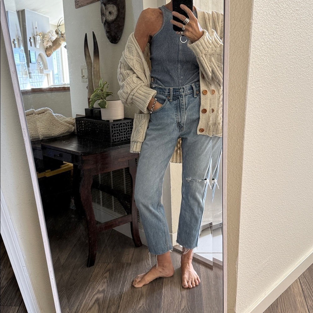 Customized pair of Levi’s 505 jeans into
About a size 26 vintage denim - Picture 7 of 16